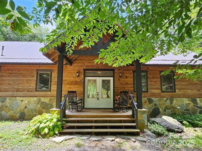 37 Green Briar Lane, Green Mountain, NC 28740.  MLS# CAR4229346, YatesRealty ID 1485. 