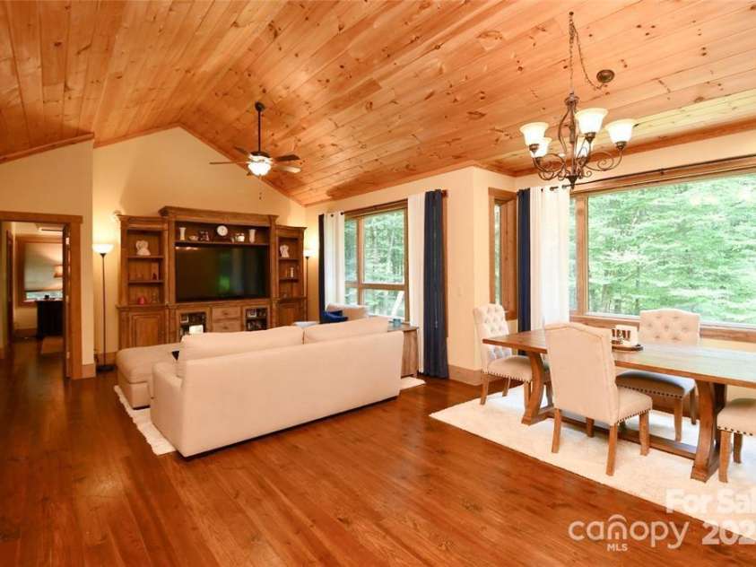 37 Green Briar Lane, Green Mountain, NC 28740.  MLS# CAR4229346, YatesRealty ID 1485. 