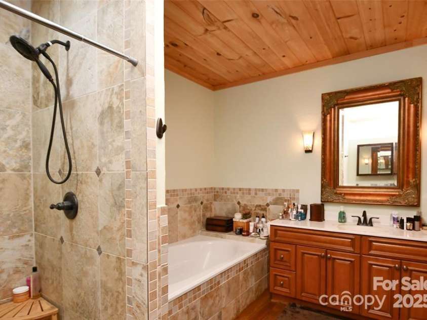 37 Green Briar Lane, Green Mountain, NC 28740.  MLS# CAR4229346, YatesRealty ID 1485. 