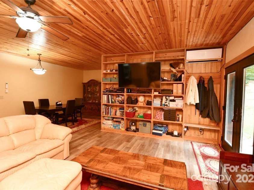 37 Green Briar Lane, Green Mountain, NC 28740.  MLS# CAR4229346, YatesRealty ID 1485. 