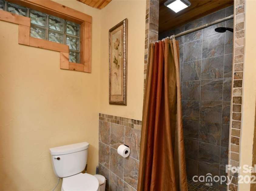 37 Green Briar Lane, Green Mountain, NC 28740.  MLS# CAR4229346, YatesRealty ID 1485. 