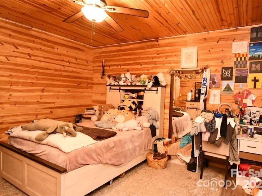 37 Green Briar Lane, Green Mountain, NC 28740.  MLS# CAR4229346, YatesRealty ID 1485. 