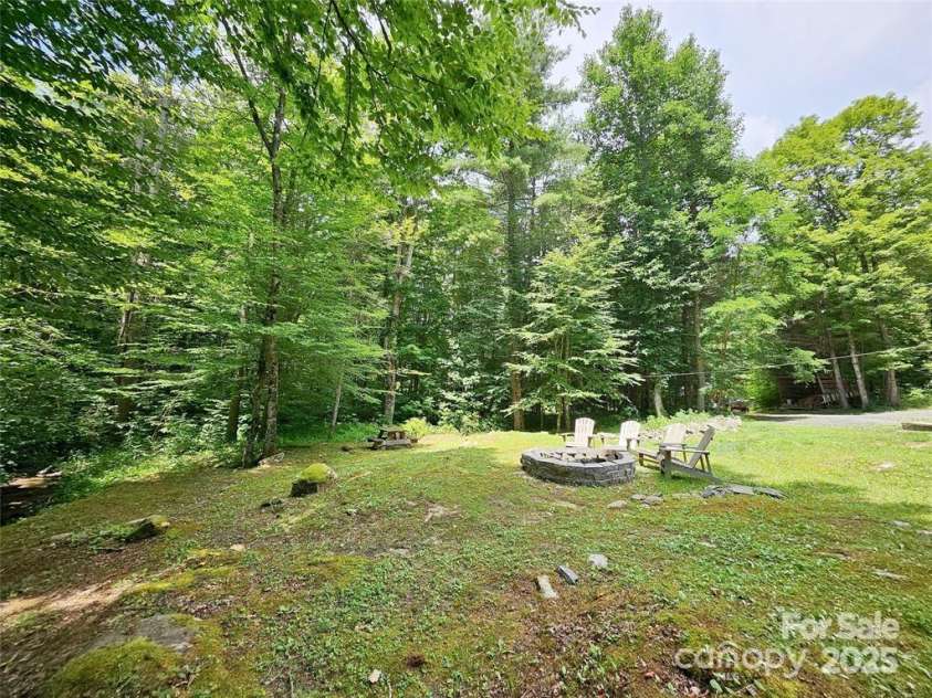37 Green Briar Lane, Green Mountain, NC 28740.  MLS# CAR4229346, YatesRealty ID 1485. 