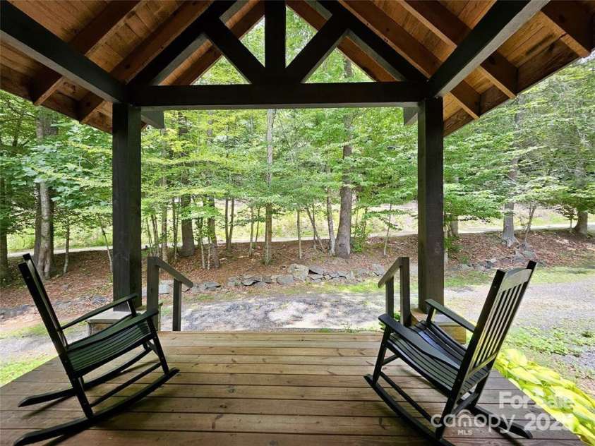 37 Green Briar Lane, Green Mountain, NC 28740.  MLS# CAR4229346, YatesRealty ID 1485. 