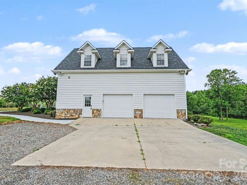 940 Wade Funderburk Road, Pageland, SC 29728.  MLS# CAR4399188, YatesRealty ID 1485. 