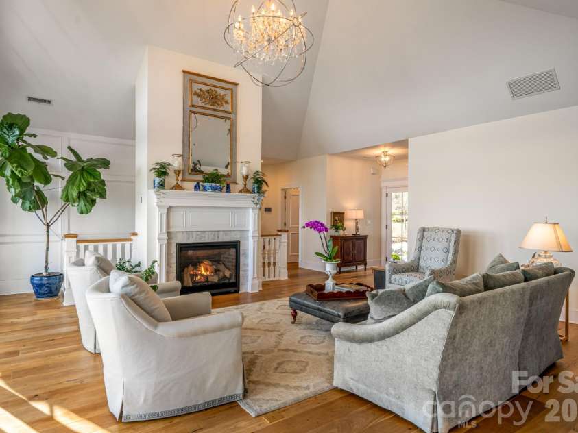 89 Snow Ridge Drive, Hendersonville, NC 28792.  MLS# CAR4360125, YatesRealty ID 14850. 