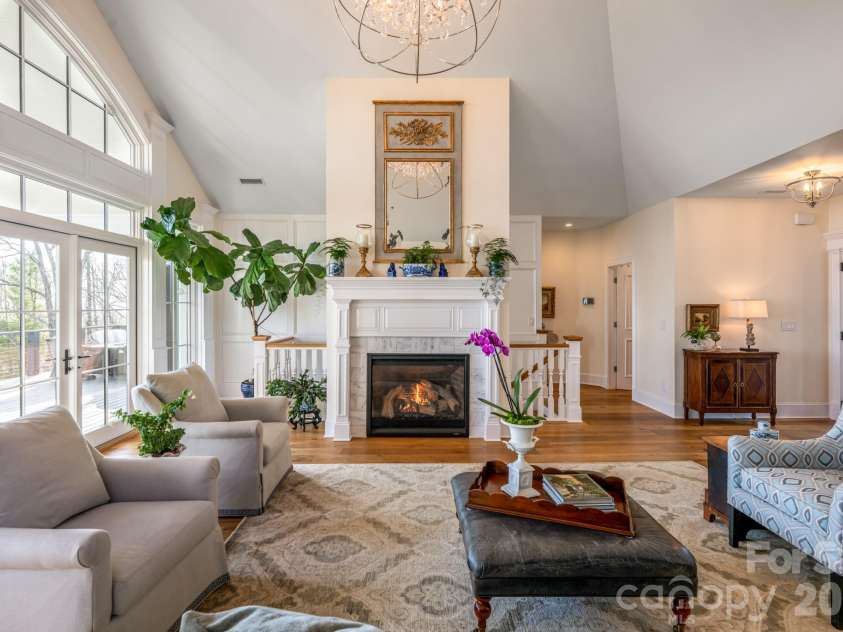 89 Snow Ridge Drive, Hendersonville, NC 28792.  MLS# CAR4360125, YatesRealty ID 14850. 
