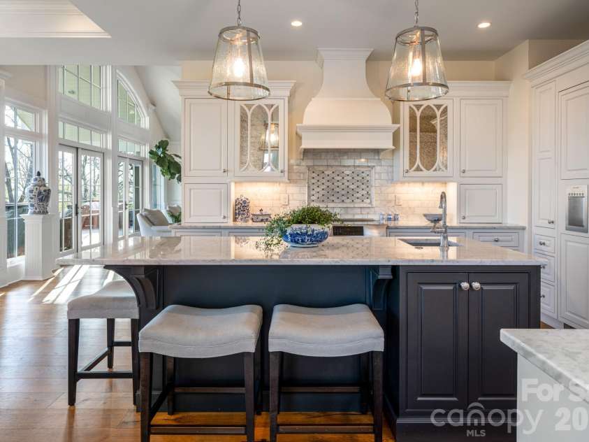 89 Snow Ridge Drive, Hendersonville, NC 28792.  MLS# CAR4360125, YatesRealty ID 14850. 