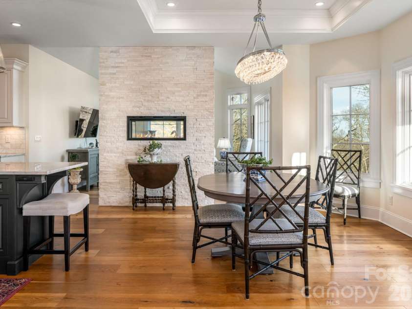 89 Snow Ridge Drive, Hendersonville, NC 28792.  MLS# CAR4360125, YatesRealty ID 14850. 