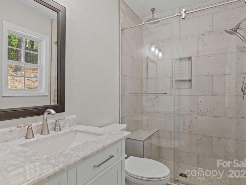 39 Sherwood Village Lane, Brevard, NC 28712.  MLS# CAR4252935, YatesRealty ID 14852. 