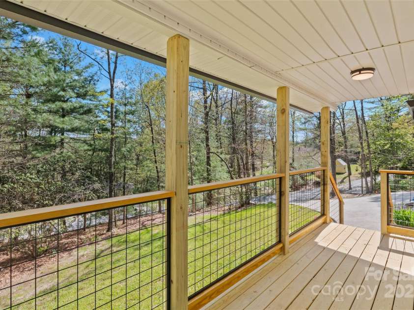 39 Sherwood Village Lane, Brevard, NC 28712.  MLS# CAR4252935, YatesRealty ID 14852. 