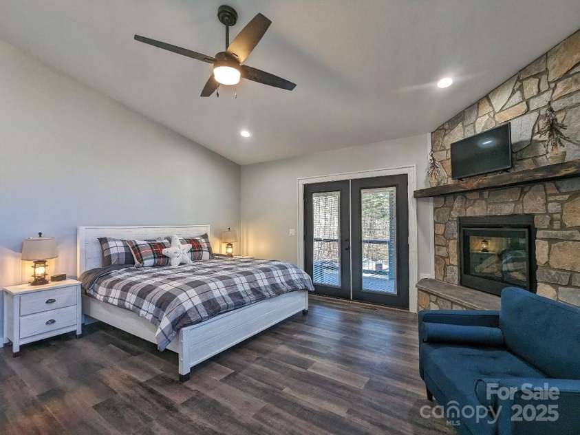 600 Pinewood Drive, Waynesville, NC 28786.  MLS# CAR4216551, YatesRealty ID 14852. 