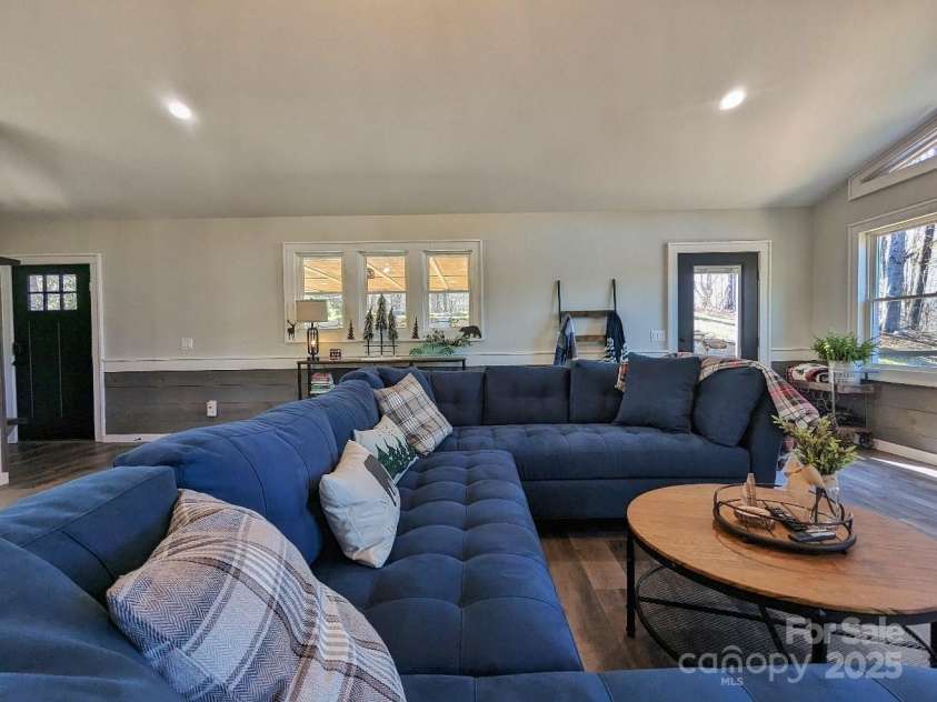 600 Pinewood Drive, Waynesville, NC 28786.  MLS# CAR4216551, YatesRealty ID 14852. 