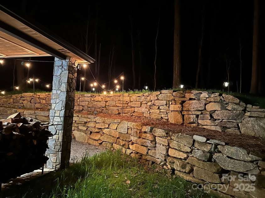 600 Pinewood Drive, Waynesville, NC 28786.  MLS# CAR4216551, YatesRealty ID 14852. 
