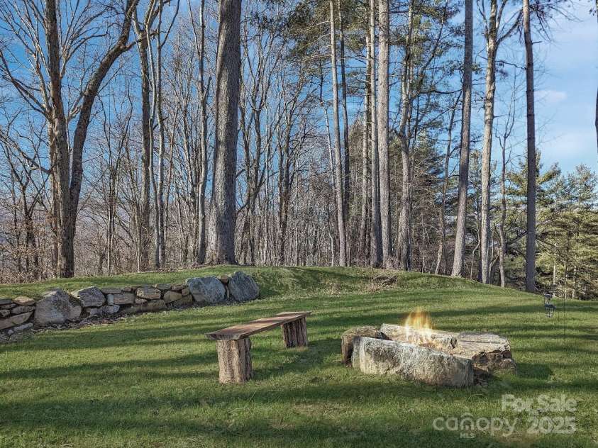 600 Pinewood Drive, Waynesville, NC 28786.  MLS# CAR4216551, YatesRealty ID 14852. 