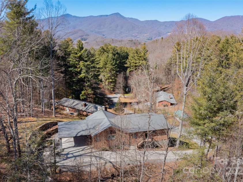 600 Pinewood Drive, Waynesville, NC 28786.  MLS# CAR4216551, YatesRealty ID 14852. 