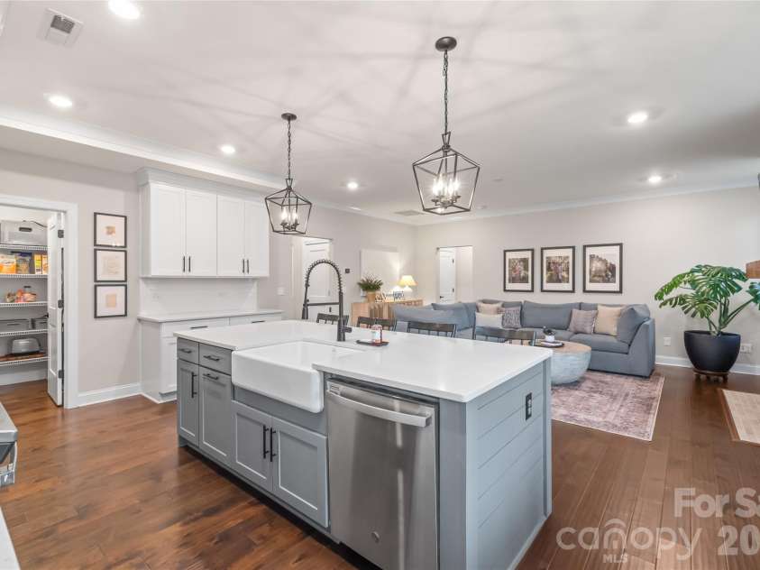 4307 Island Fox Lane, Denver, NC 28037.  MLS# CAR4343092, YatesRealty ID 14853. 