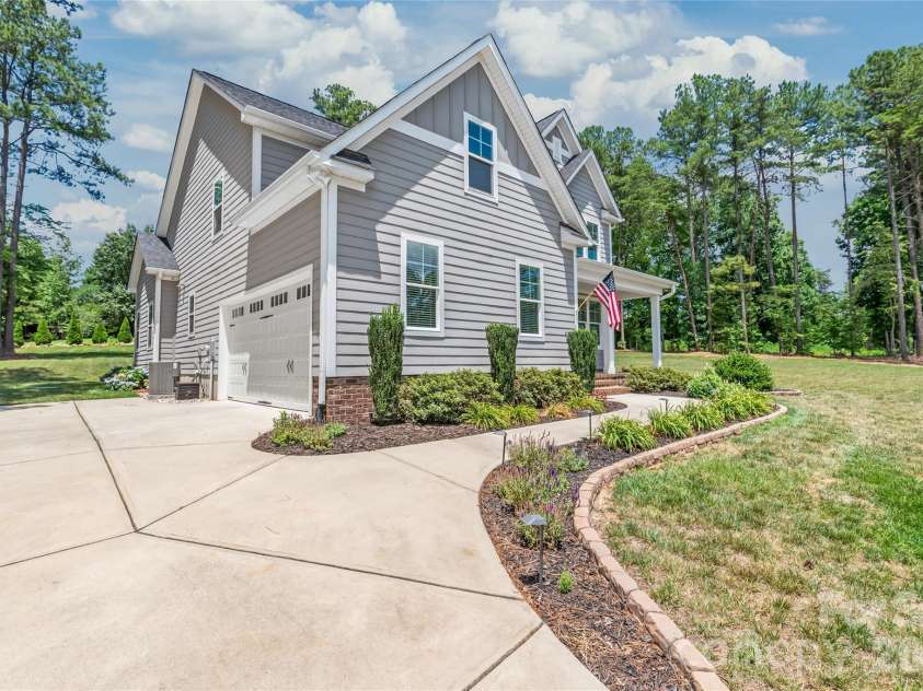 4307 Island Fox Lane, Denver, NC 28037.  MLS# CAR4343092, YatesRealty ID 14853. 