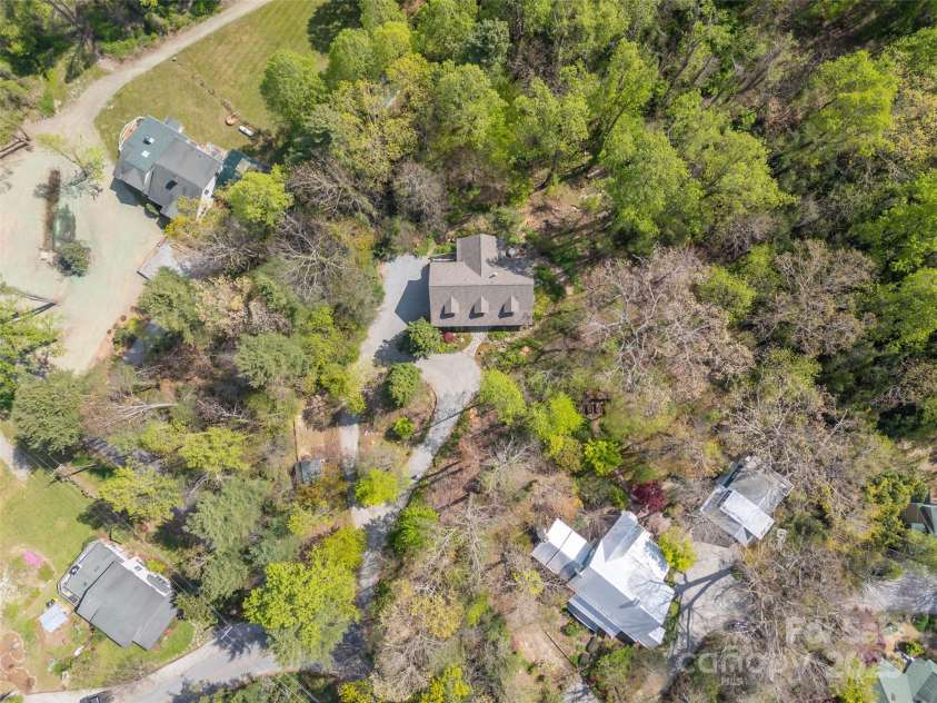 470 Henderson Street, Saluda, NC 28773.  MLS# CAR4251310, YatesRealty ID 14854. 