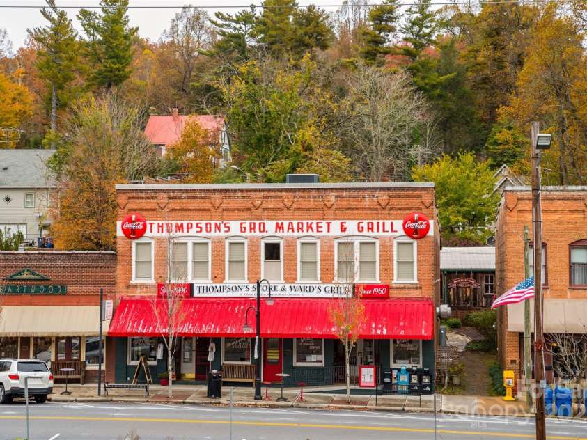 470 Henderson Street, Saluda, NC 28773.  MLS# CAR4251310, YatesRealty ID 14854. 