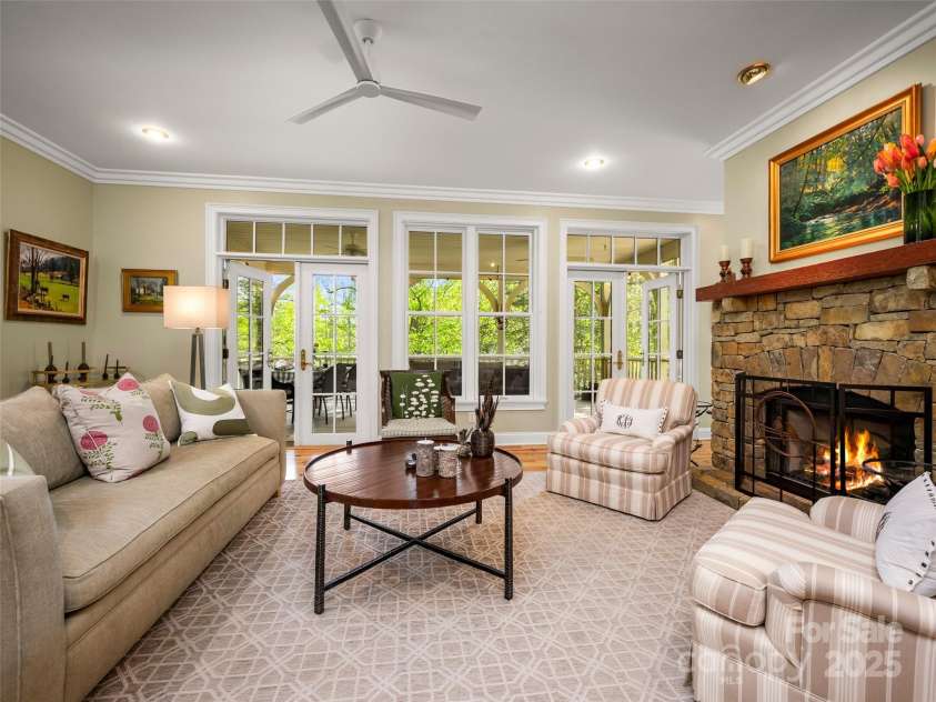 470 Henderson Street, Saluda, NC 28773.  MLS# CAR4251310, YatesRealty ID 14854. 