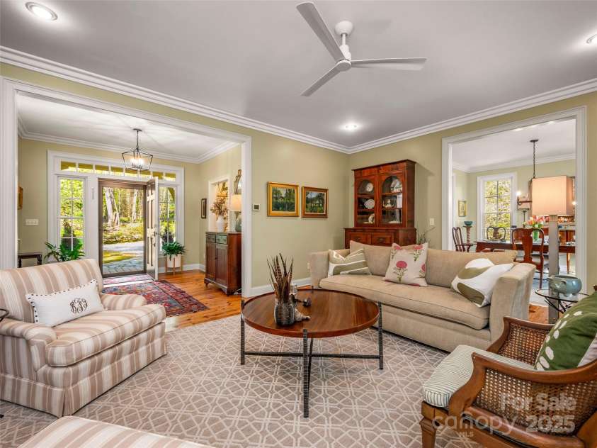 470 Henderson Street, Saluda, NC 28773.  MLS# CAR4251310, YatesRealty ID 14854. 