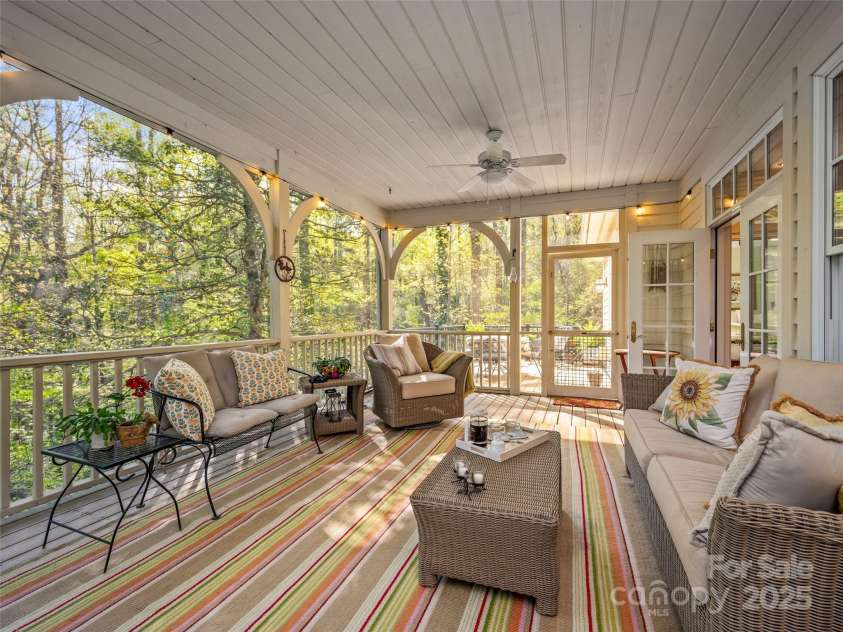 470 Henderson Street, Saluda, NC 28773.  MLS# CAR4251310, YatesRealty ID 14854. 