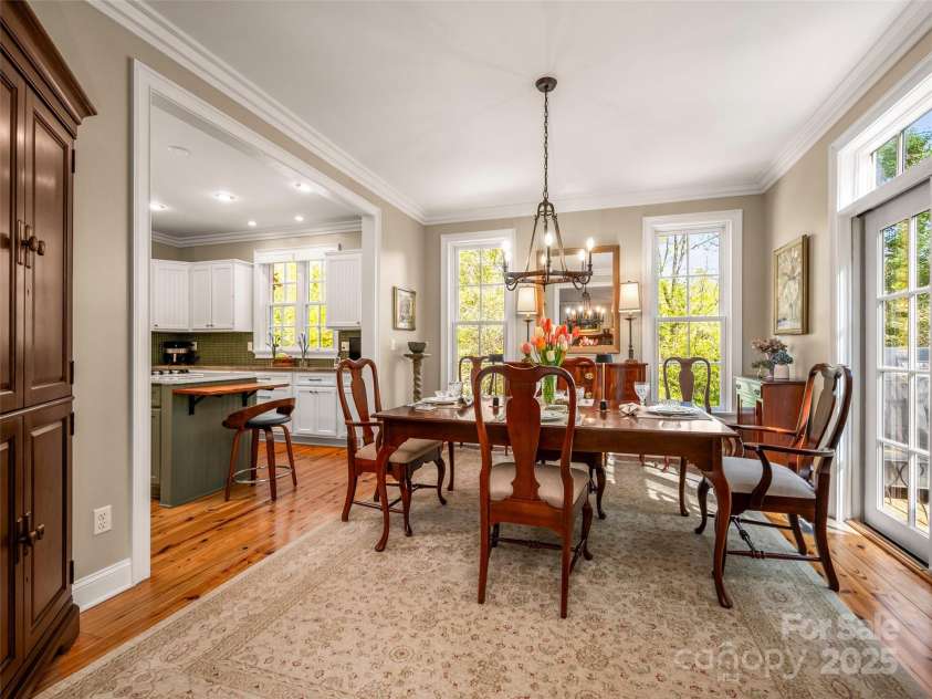 470 Henderson Street, Saluda, NC 28773.  MLS# CAR4251310, YatesRealty ID 14854. 