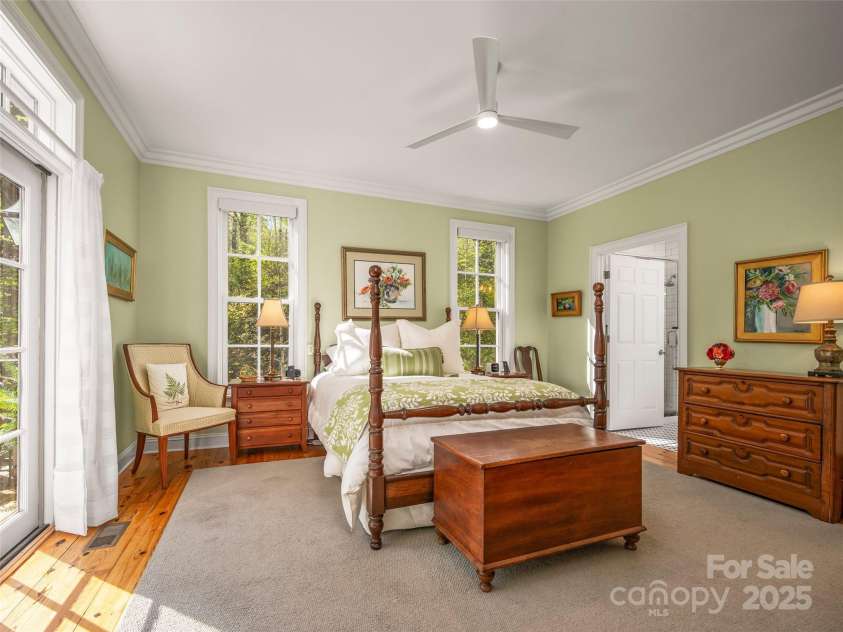 470 Henderson Street, Saluda, NC 28773.  MLS# CAR4251310, YatesRealty ID 14854. 