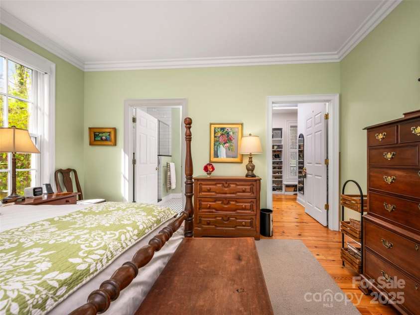 470 Henderson Street, Saluda, NC 28773.  MLS# CAR4251310, YatesRealty ID 14854. 