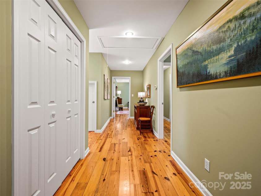 470 Henderson Street, Saluda, NC 28773.  MLS# CAR4251310, YatesRealty ID 14854. 