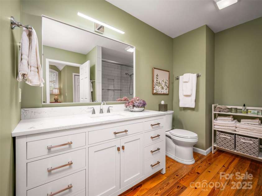 470 Henderson Street, Saluda, NC 28773.  MLS# CAR4251310, YatesRealty ID 14854. 