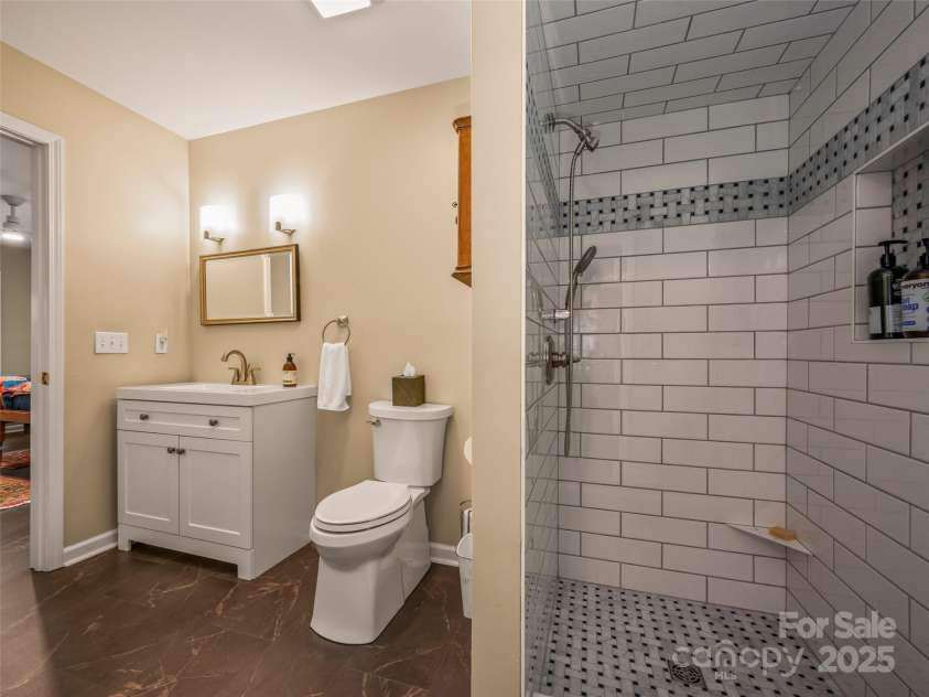 470 Henderson Street, Saluda, NC 28773.  MLS# CAR4251310, YatesRealty ID 14854. 