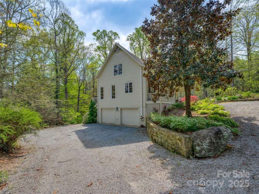 470 Henderson Street, Saluda, NC 28773.  MLS# CAR4251310, YatesRealty ID 14854. 