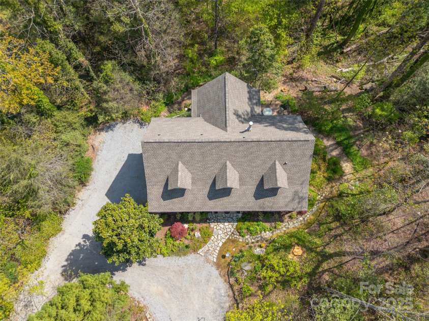 470 Henderson Street, Saluda, NC 28773.  MLS# CAR4251310, YatesRealty ID 14854. 