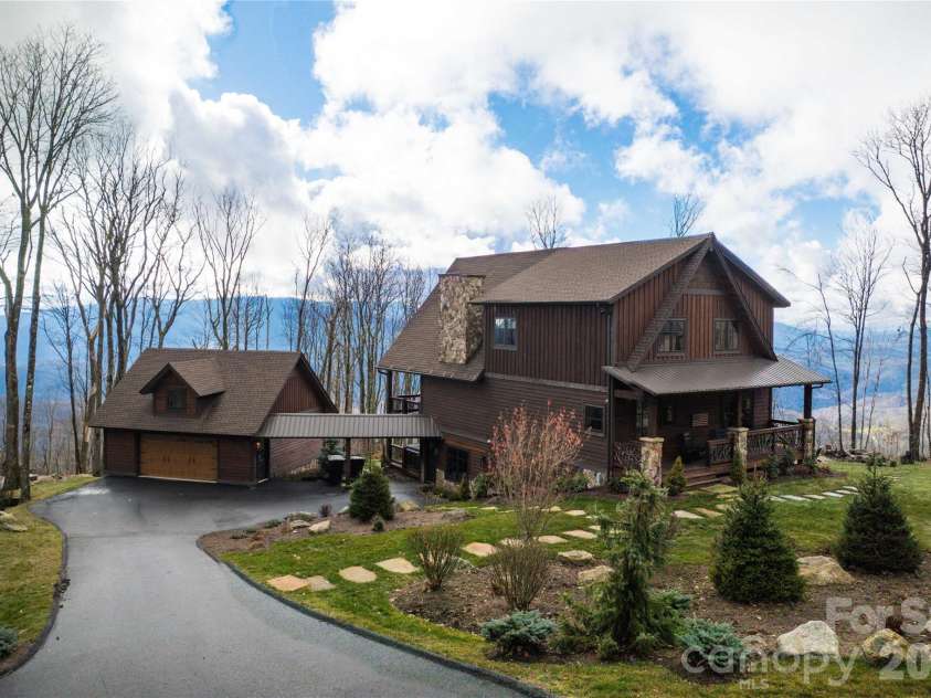 72 Golden Eagle Trail, Banner Elk, NC 28622.  MLS# CAR4367193, YatesRealty ID 14854. 