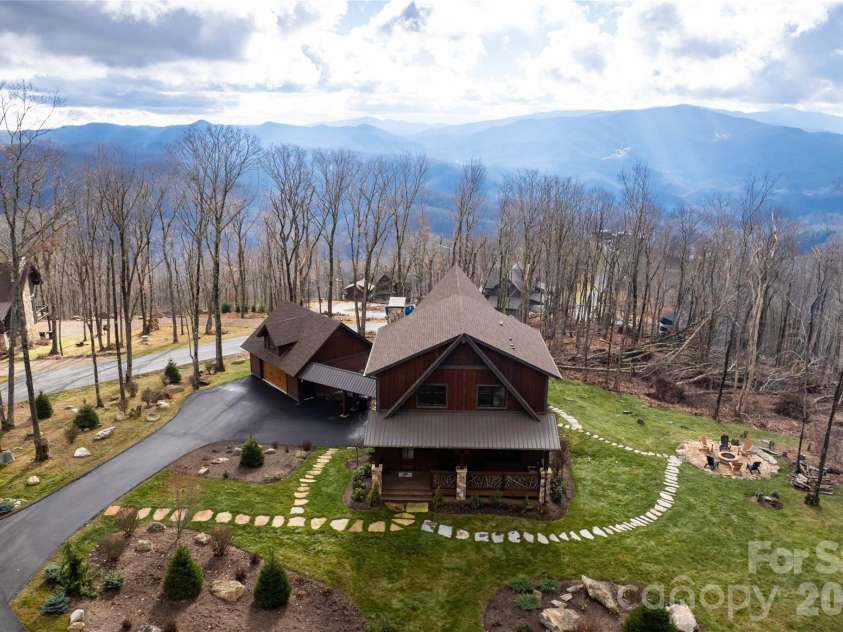 72 Golden Eagle Trail, Banner Elk, NC 28622.  MLS# CAR4367193, YatesRealty ID 14854. 