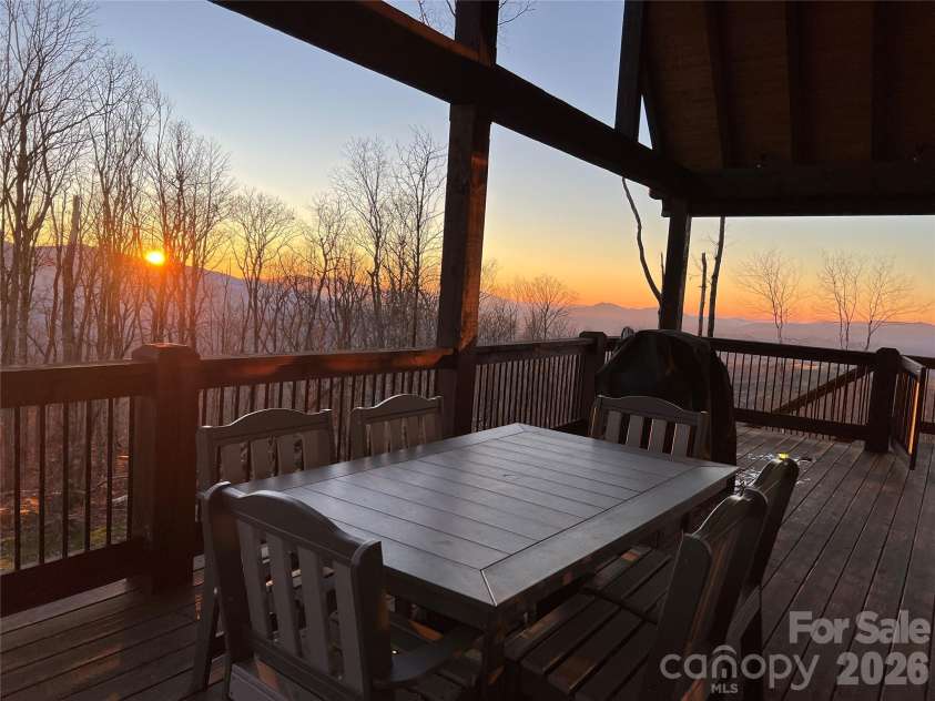 72 Golden Eagle Trail, Banner Elk, NC 28622.  MLS# CAR4367193, YatesRealty ID 14854. 