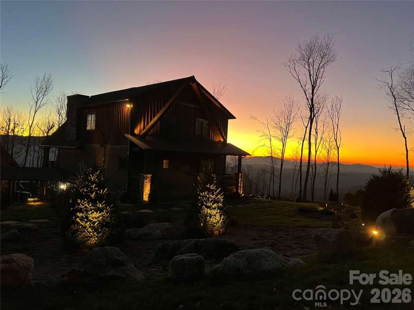 72 Golden Eagle Trail, Banner Elk, NC 28622.  MLS# CAR4367193, YatesRealty ID 14854. 