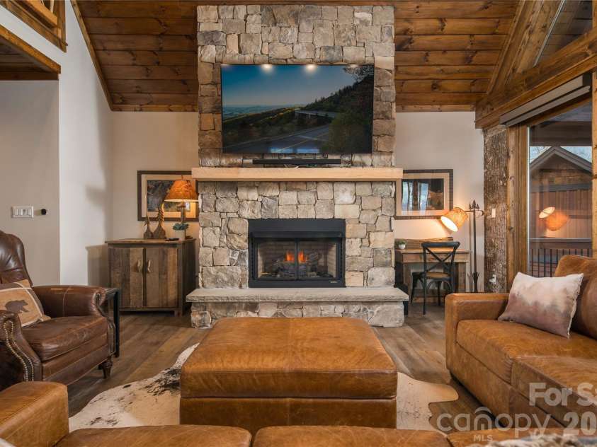 72 Golden Eagle Trail, Banner Elk, NC 28622.  MLS# CAR4367193, YatesRealty ID 14854. 