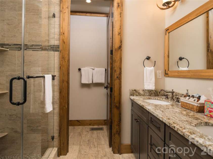 72 Golden Eagle Trail, Banner Elk, NC 28622.  MLS# CAR4367193, YatesRealty ID 14854. 