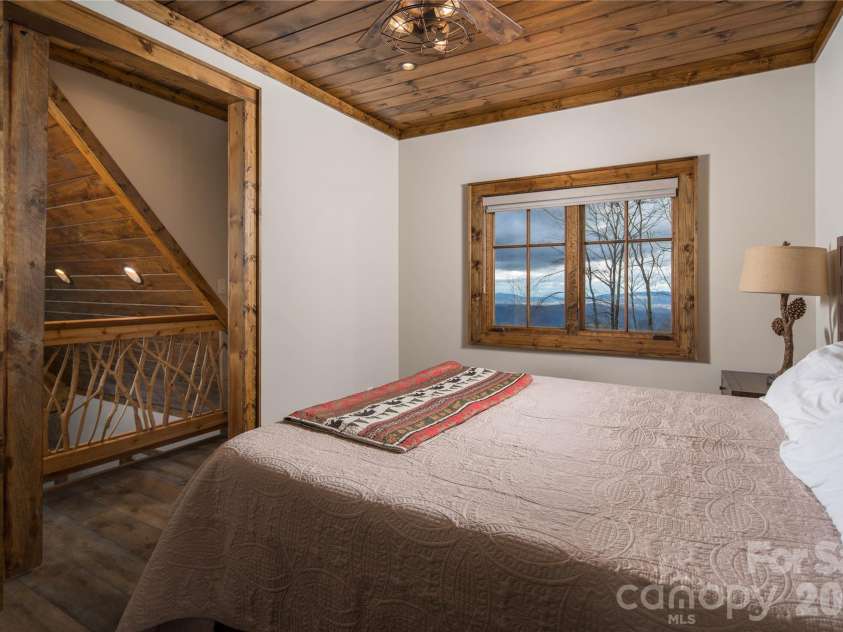 72 Golden Eagle Trail, Banner Elk, NC 28622.  MLS# CAR4367193, YatesRealty ID 14854. 