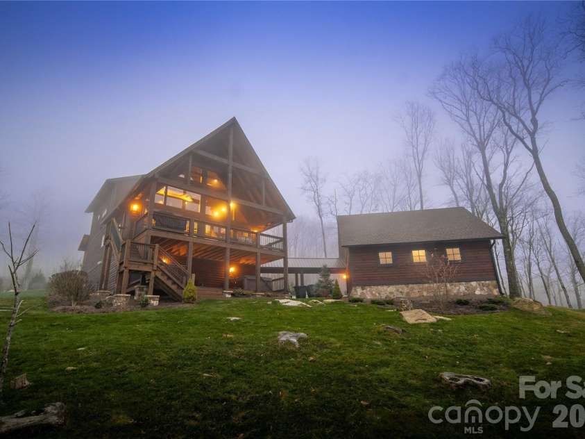 72 Golden Eagle Trail, Banner Elk, NC 28622.  MLS# CAR4367193, YatesRealty ID 14854. 