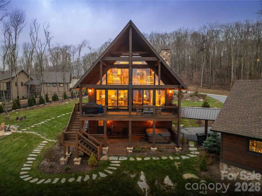 72 Golden Eagle Trail, Banner Elk, NC 28622.  MLS# CAR4367193, YatesRealty ID 14854. 
