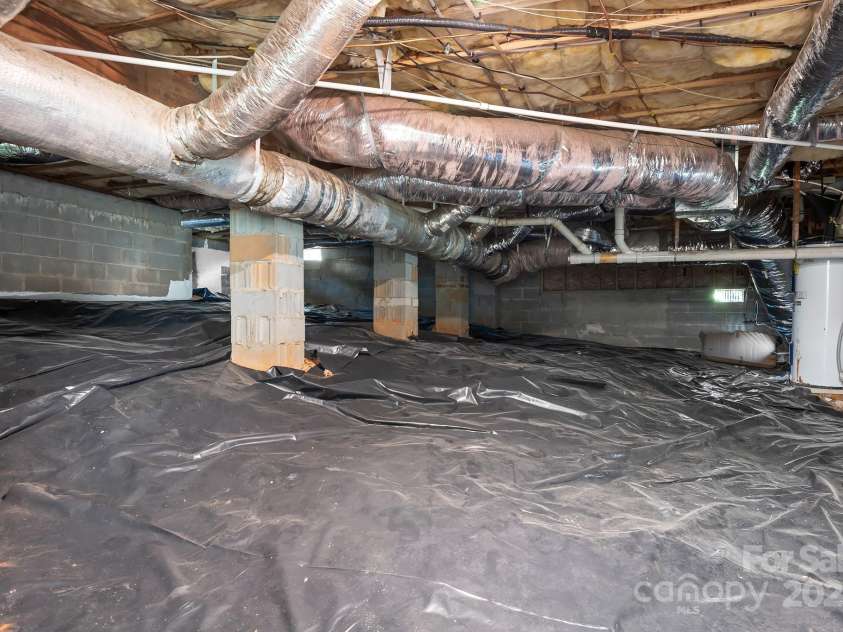 126 Emerald Drive, Mooresville, NC 28117.  MLS# CAR4224232, YatesRealty ID 14855. Easy Access Crawlspace