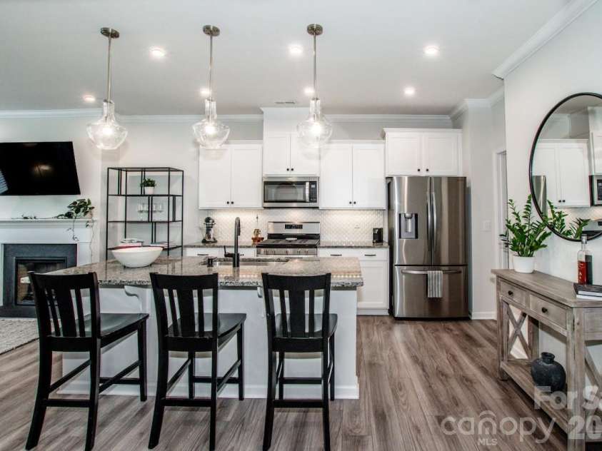 18036 Pear Hawthorne Drive, Huntersville, NC 28078.  MLS# CAR4371309, YatesRealty ID 14855. 
