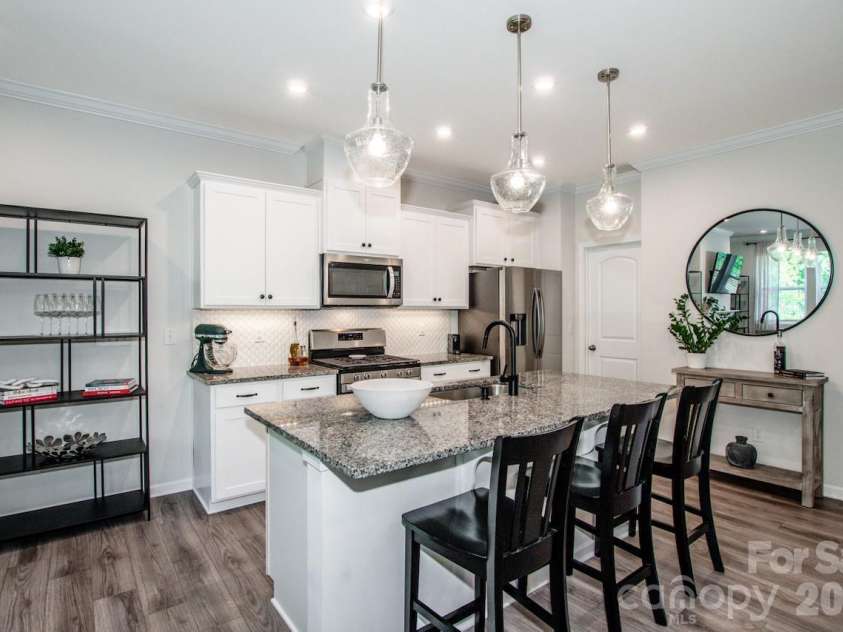 18036 Pear Hawthorne Drive, Huntersville, NC 28078.  MLS# CAR4371309, YatesRealty ID 14855. 