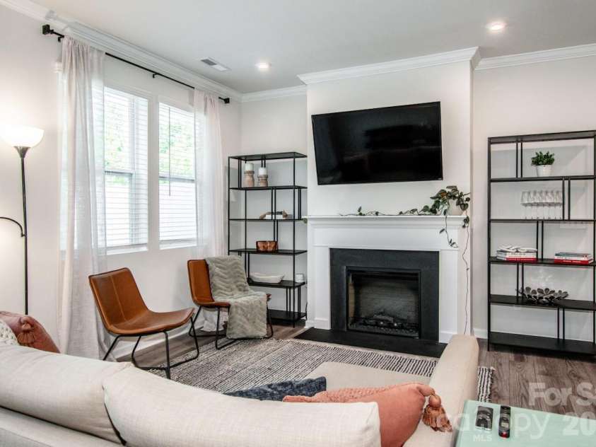18036 Pear Hawthorne Drive, Huntersville, NC 28078.  MLS# CAR4371309, YatesRealty ID 14855. 