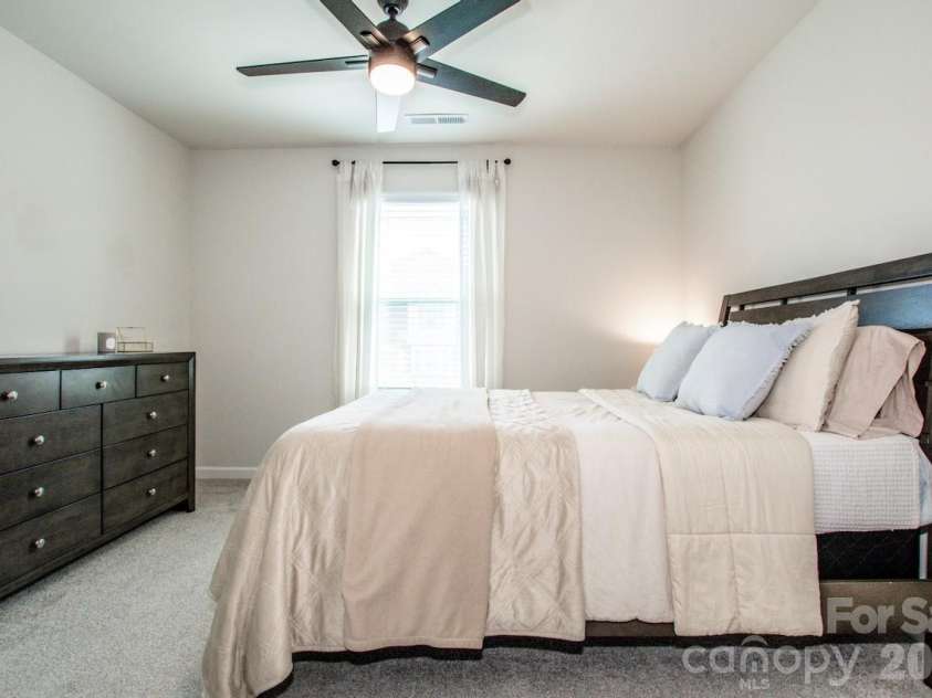 18036 Pear Hawthorne Drive, Huntersville, NC 28078.  MLS# CAR4371309, YatesRealty ID 14855. 