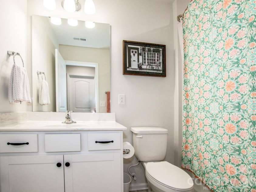 18036 Pear Hawthorne Drive, Huntersville, NC 28078.  MLS# CAR4371309, YatesRealty ID 14855. 